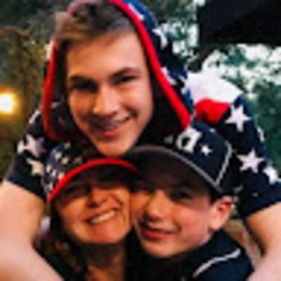 Meet your Posher, Heidi - Picture 1 of 1